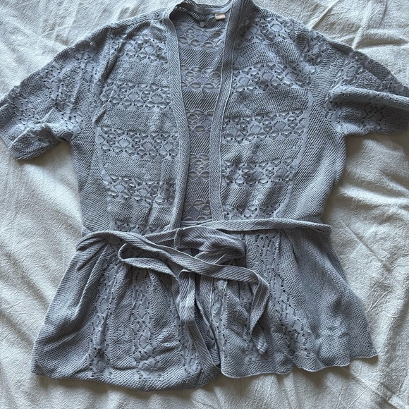 Knit short sleeve belted top - Picture 4 of 7